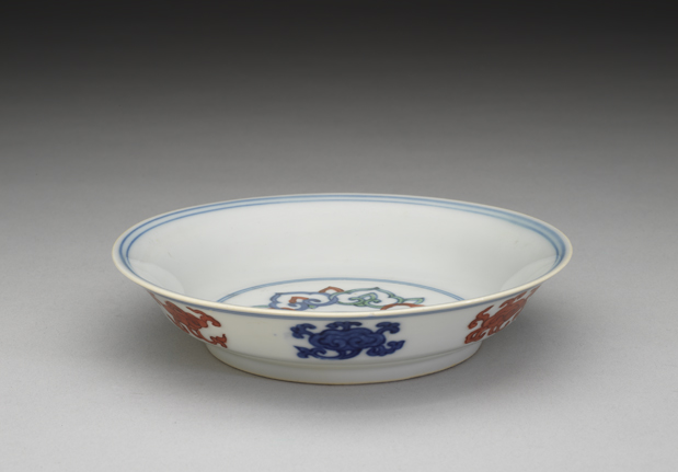 Dish with formal ju-i design inside and ling-chih fungus sprigs outside, Chia-ching reign (1522-1566), Ming dynasty-China Archive